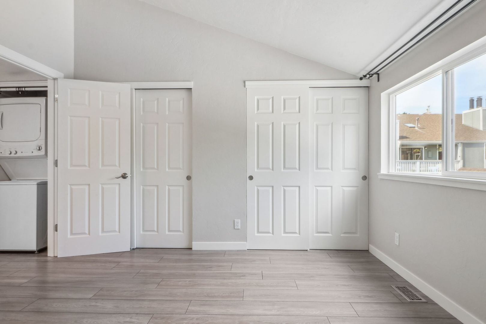 Building Photo - 1180 S Monaco St Pkwy