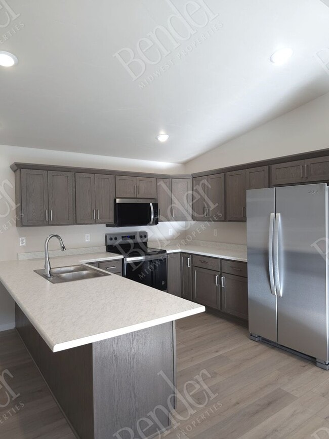 Building Photo - Brand New 2 Bed 2 Bath Townhome - 3 Months Free!