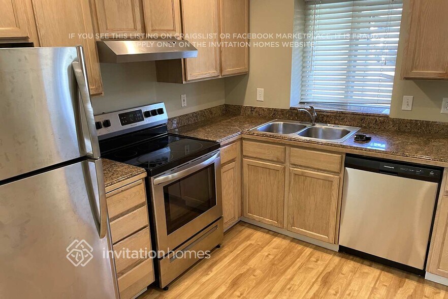 Building Photo - 16616 155th St SE