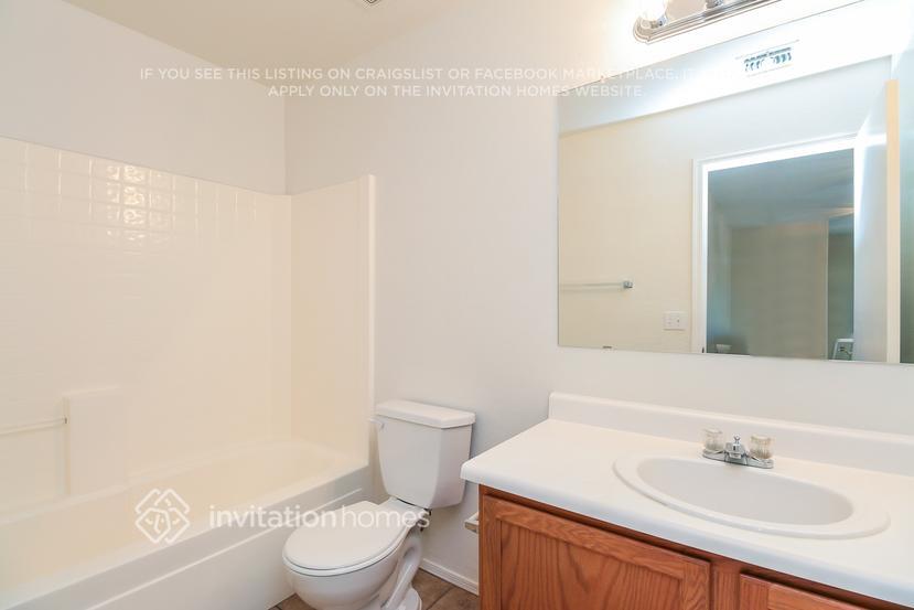 Building Photo - 3114 W Dunbar Dr