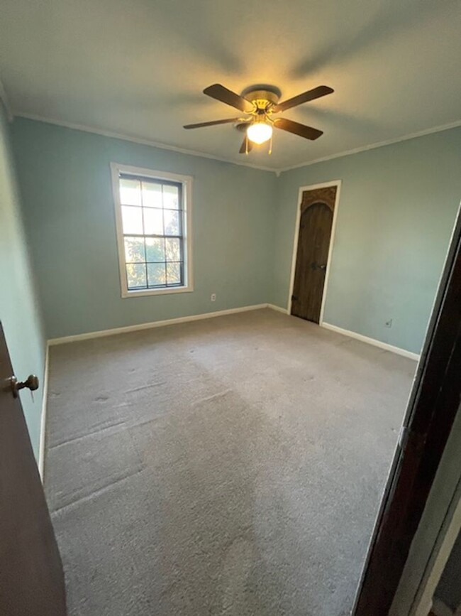 Building Photo - Renovated 3 Bedroom 2 Bath Home for Rent w...