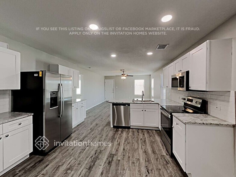 Building Photo - 4837 Waterford Dr