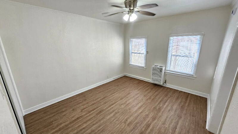 Building Photo - 1185 E Vernon Ave