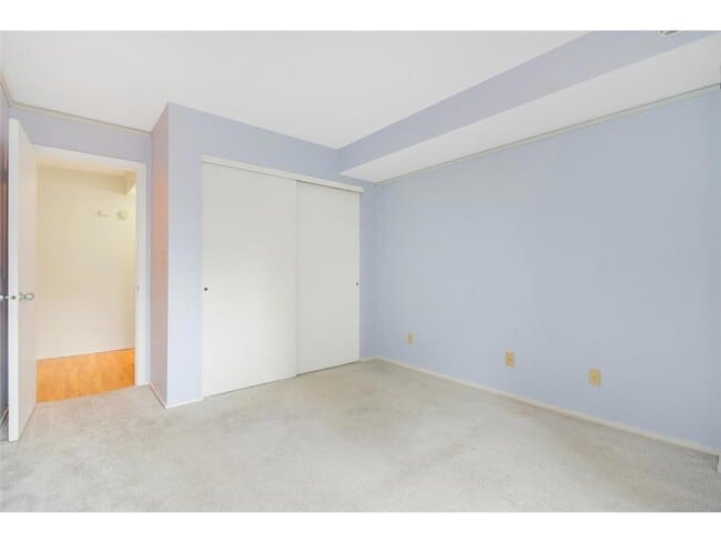 Building Photo - 66 9th St E