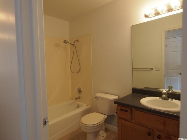Building Photo - 1448 Willow Valley Dr