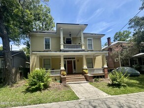 Building Photo - 2037 Myra St