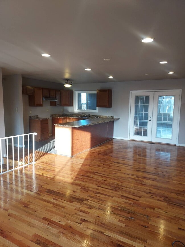 Building Photo - 4417 Arbutus Ln