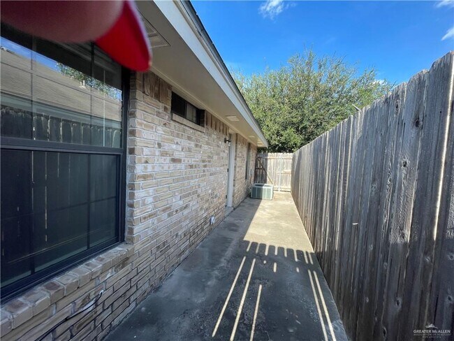 Building Photo - 2315 Dora Jeanne Dr