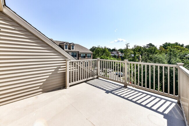 Building Photo - 3735 Powell Ln