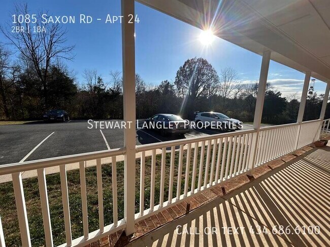 Building Photo - 1085 Saxon Rd