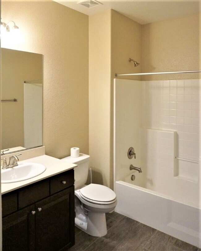 Building Photo - Like new in Damonte Ranch area!