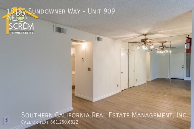 Building Photo - Two Bedroom Condo in Canyon Country