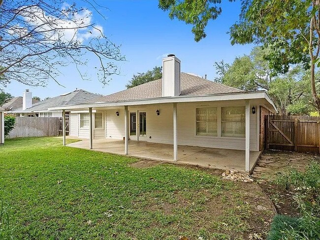 Building Photo - 9018 Martha's Dr