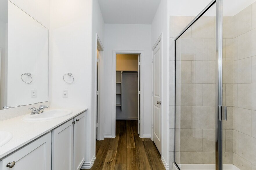 Building Photo - 1114 Daffodil St