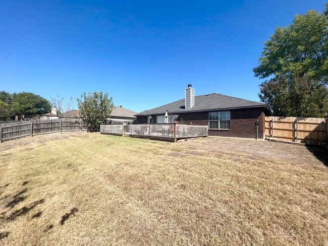 Building Photo - NEW IN MANAGEMENT - AVAILABLE NOW