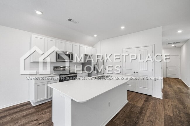 Building Photo - 22 Cedarwood Dr