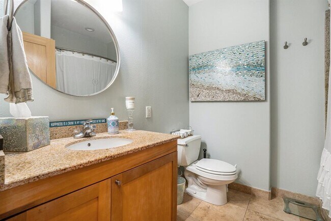 Building Photo - 9420 Seawall Blvd