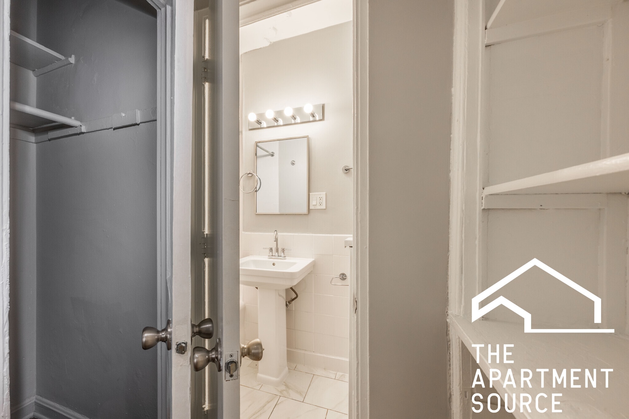 Building Photo - 1200 N La Salle Dr