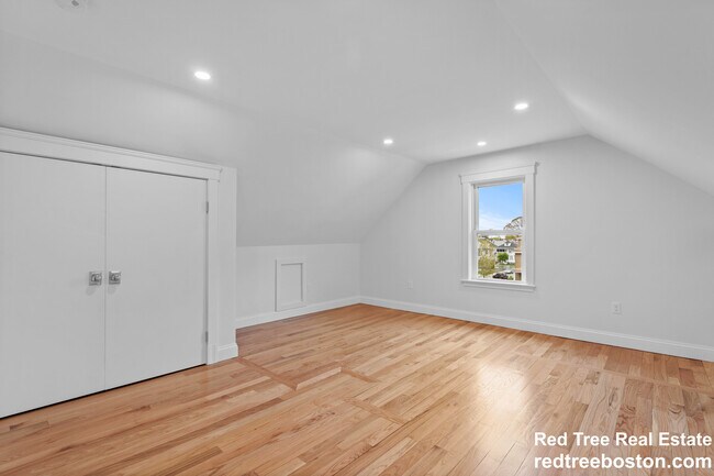 Building Photo - 35 Farragut Ave