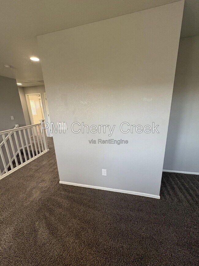 Building Photo - 22472 E Union Cir