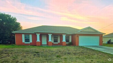 Building Photo - Price Improved!!!!-Large Family Home-Great...