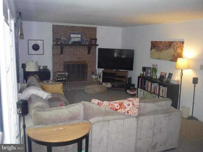 Building Photo - 7033 Veering Ln