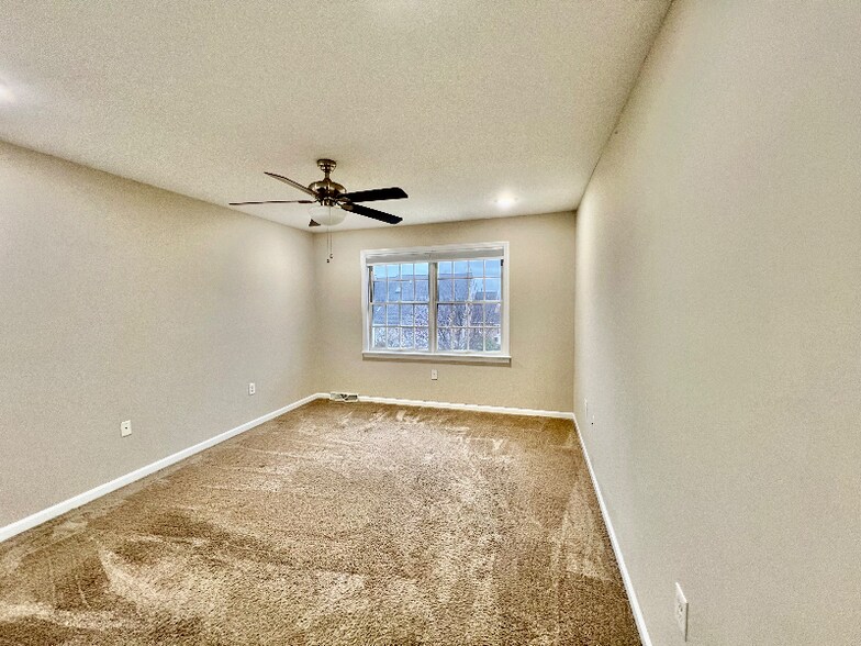 Building Photo - 24 Pennridge Ave