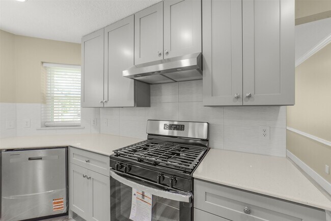 Building Photo - 4138 Club Valley Dr