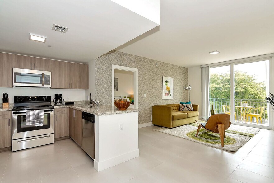 Primary Photo - 1710 SW 27th Ave