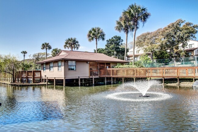 Building Photo - 2743 Forest Ridge Dr