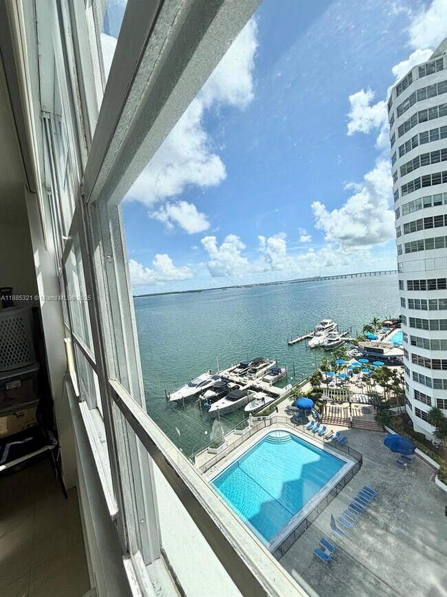 Building Photo - 801 Brickell Bay Dr
