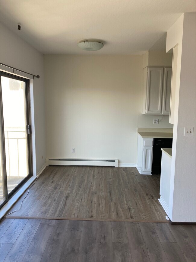 eat in kitchen - 8 Museum Way