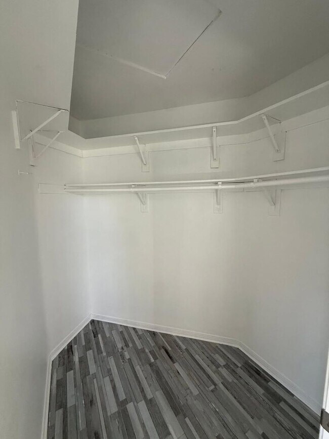 Building Photo - Spacious Beautiful Home with Private Patio