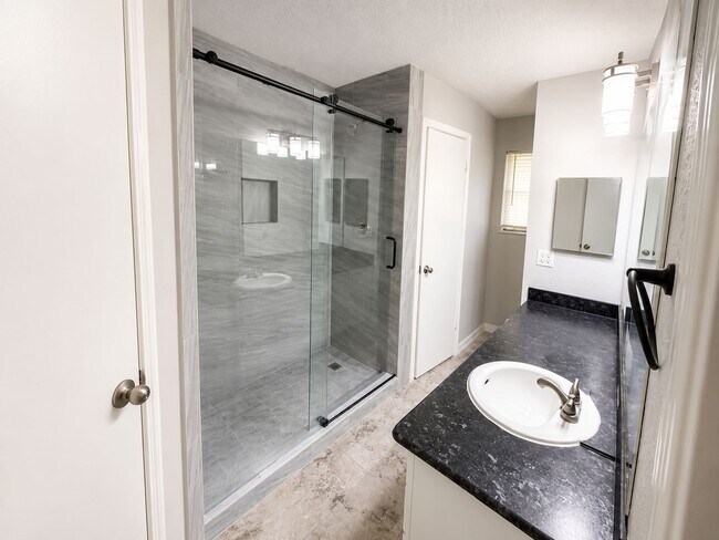 Building Photo - 2022 Crosscoach Ln