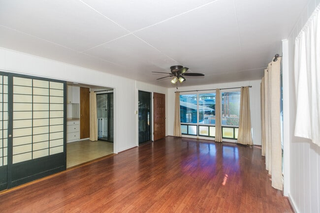 Building Photo - 730 6th Ave