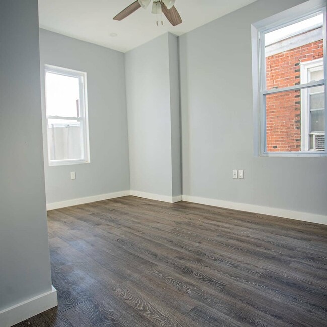 Building Photo - 31 S Salford St