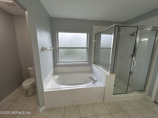 Building Photo - 10258 Meadow Point Dr