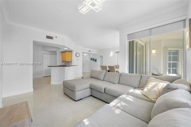 Building Photo - 3255 NE 184th St