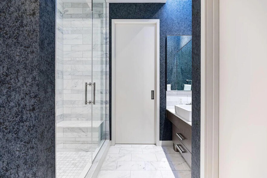 Building Photo - 210 Lavaca St