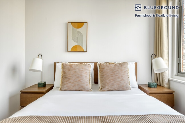 Building Photo - 484 2nd Ave