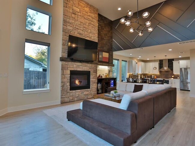 Building Photo - 2203 Thornton Rd