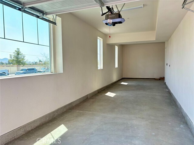 Building Photo - 6136 Valentina Wy