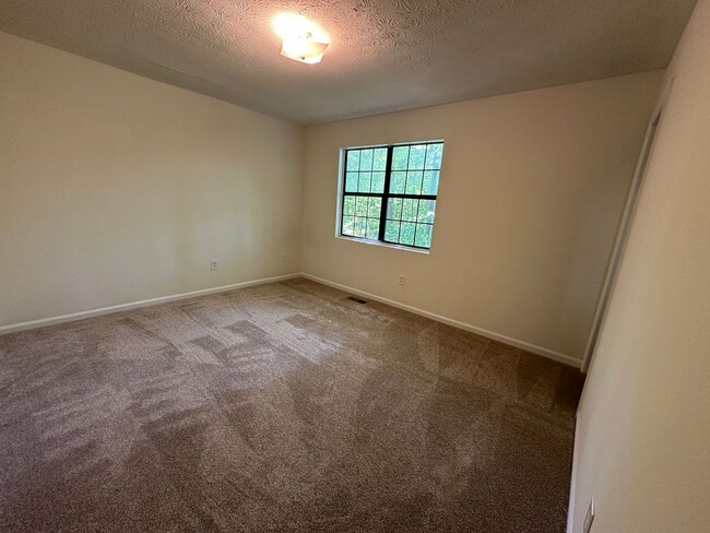 Building Photo - 1945 Padgett Dr