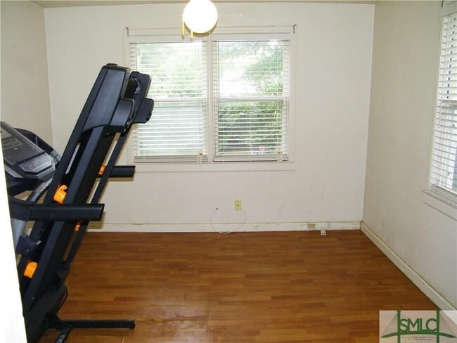 Building Photo - Single-family home