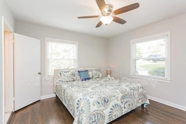 Building Photo - 206 Blue Hills Dr