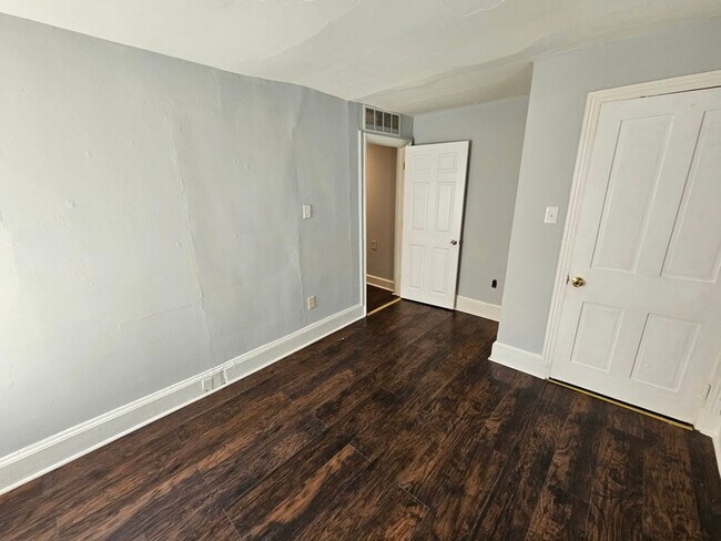 Building Photo - 4729 Leiper St