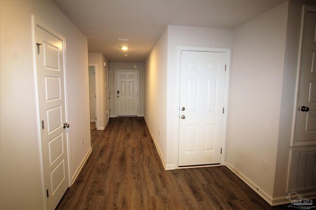 Building Photo - 1021 Lovebird Ct