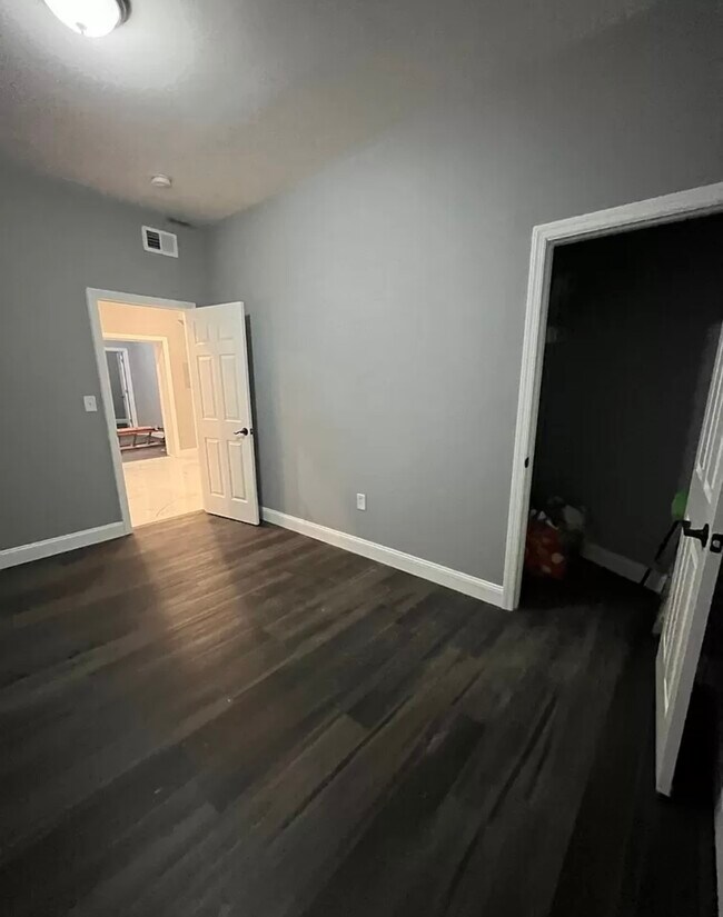 Building Photo - 495 Clinton Ave