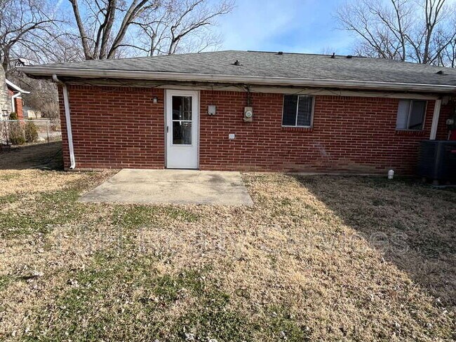 Building Photo - 5048 Hardegan St