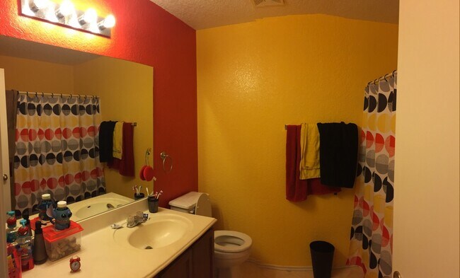 Building Photo - 8911 Rainbow Crk